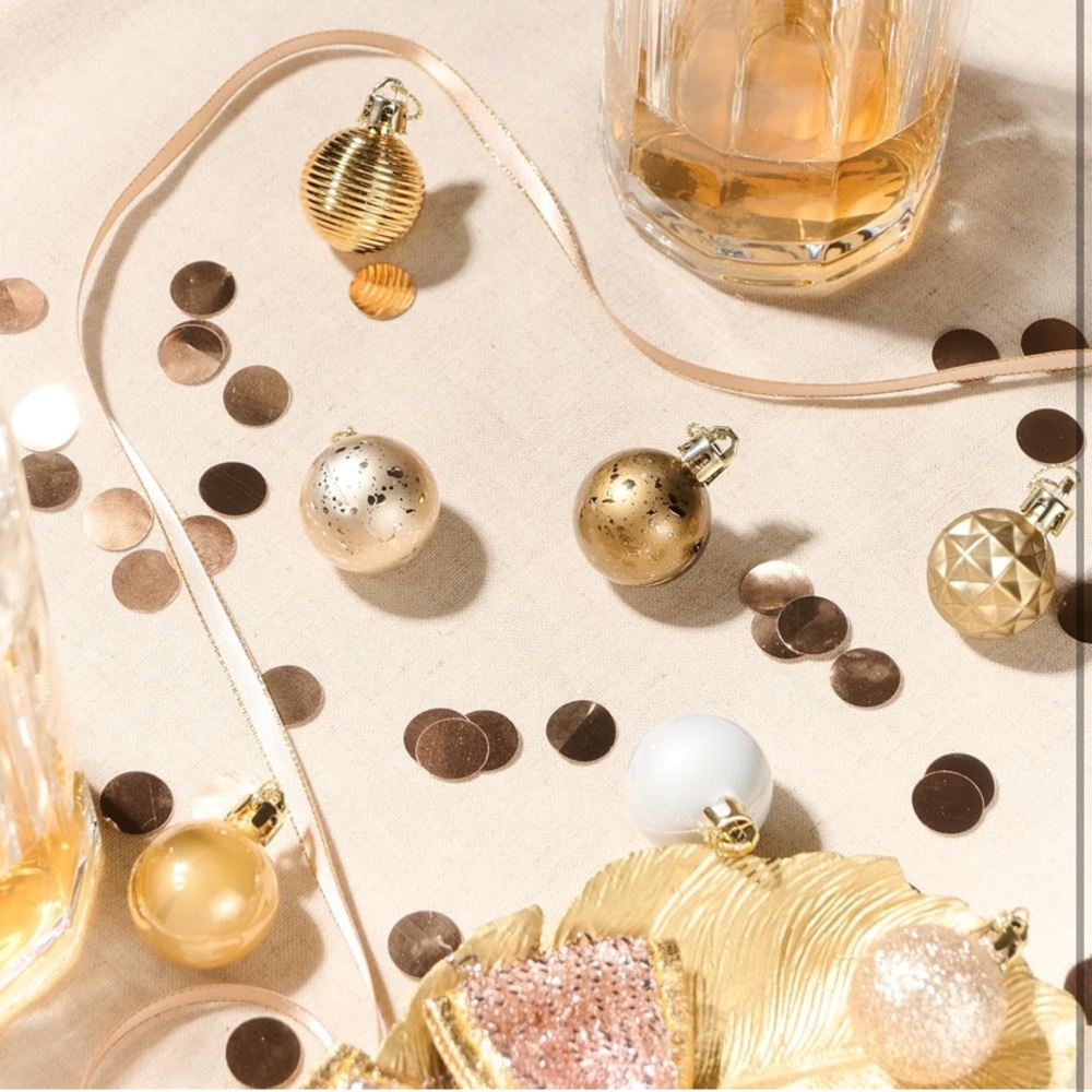 NEW Christmas Ornaments 49 Ornaments Gold Color Scheme Christmas Baubles - Picture 4 of 13